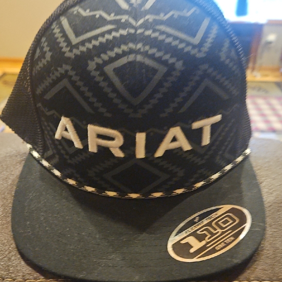 Ariat Other - Ariat Geometric Black and White Cap